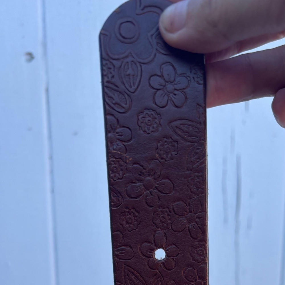 Fossil Tooled Embossed Genuine Leather Belt Flower Pattern Large - Picture 6 of 9